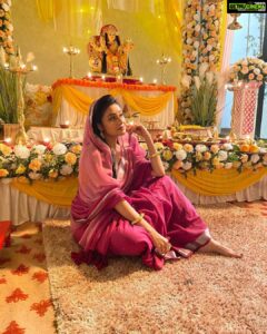 Paridhi Sharma Instagram - The divine feminine is an expression of exuberance. May you know the bounty of exuberance this Navratri. Wishing you all a very happy Navratri😊🙏 Pic Credit @vaishnaviprajapati___official #sadguru #divinethoughts #happynavratri #bedivine #ckmdklook #cheekukimummydoorki @starplus @disneyplushotstar