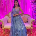 Paridhi Sharma Instagram - रंग भी गुलाबी ये नाव भी गुलाबी दरिया में जो मैं बहूँ गुलाबी कहूँ भी गुलाबी मैं सहूँ भी गुलाबी लगता है मैं रहूँ गुलाबी रे.... #weddingdress #shadi #familygoals #blue #pink #lehanga