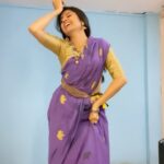 Paridhi Sharma Instagram - Mungada dance😀 #lovefordance #sari #ckmdklook #paridhisharma #actress #dancer #danceinsari