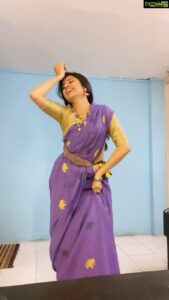 Paridhi Sharma Instagram - Mungada dance😀
#lovefordance #sari #ckmdklook #paridhisharma #actress #dancer #danceinsari