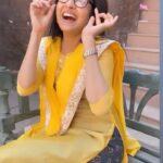 Paridhi Sharma Instagram - Cheeeee yuuuuuu😂 #myfavourite #shreedevijisong #instareel #justforfun #ckmdklook #paridhisharma #differentshade Captured by my sweetie❤️ @vaishnaviprajapati___official