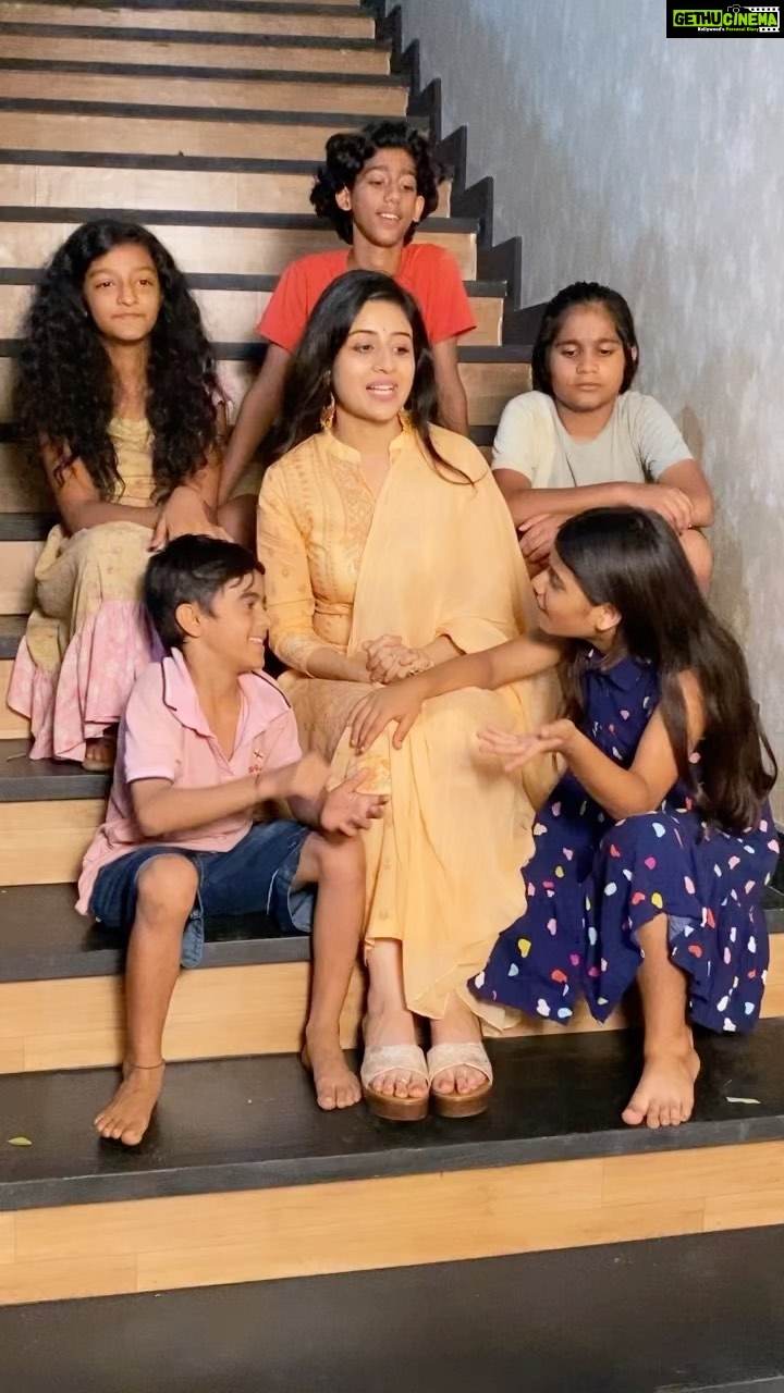Paridhi Sharma Instagram - Tune in #ckmdk on @starplus and @disneyplushotstarvip @vaishnaviprajapati___official @himanshuashokmalhotra @herumbkhot