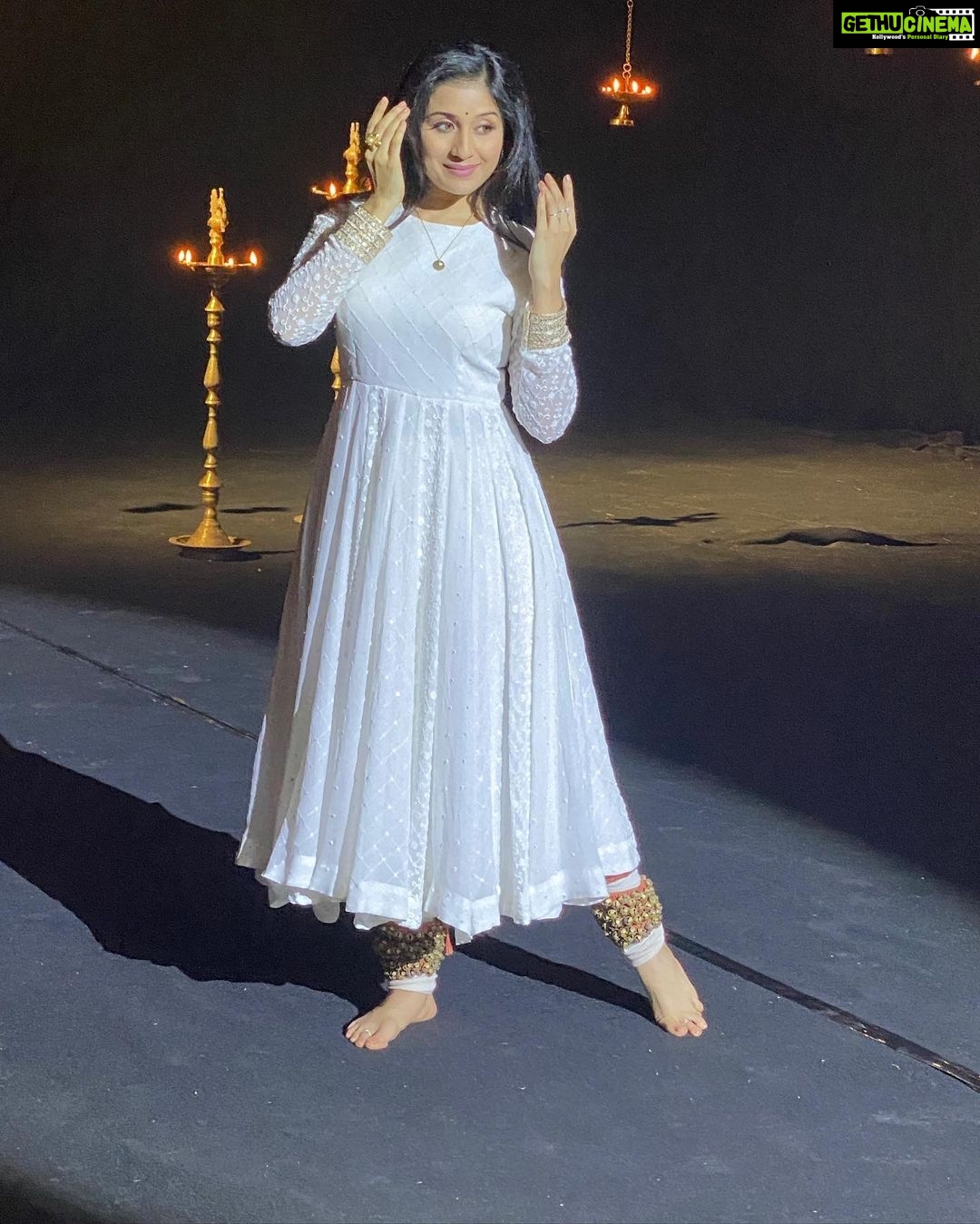 Paridhi Sharma Instagram - Finally the day has arrived 😊 Bestow your love and blessings to our new show #ckmdk @starplus Launching today @6Pm , 6 th Sep @starplus and disney + hotstar. @janetscastinghubllp