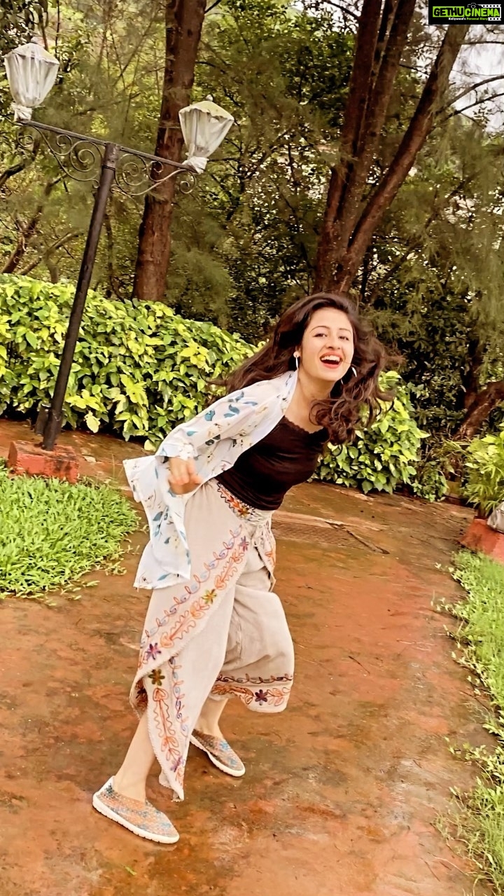 Paridhi Sharma Instagram - Celebrate Life❤️ #reels #beautifulsong #trending #telugu #tamil #ParidhiSharma #actress