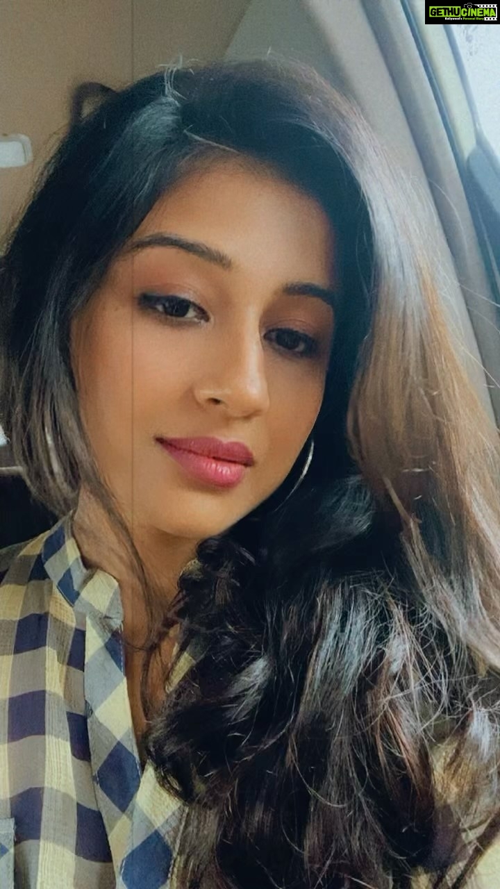 Paridhi Sharma Instagram - Dil tumko hi chhahe toh... #reel #instareel #travelling #roadjourney #songs #windy #expressions #paridhisharma #actress