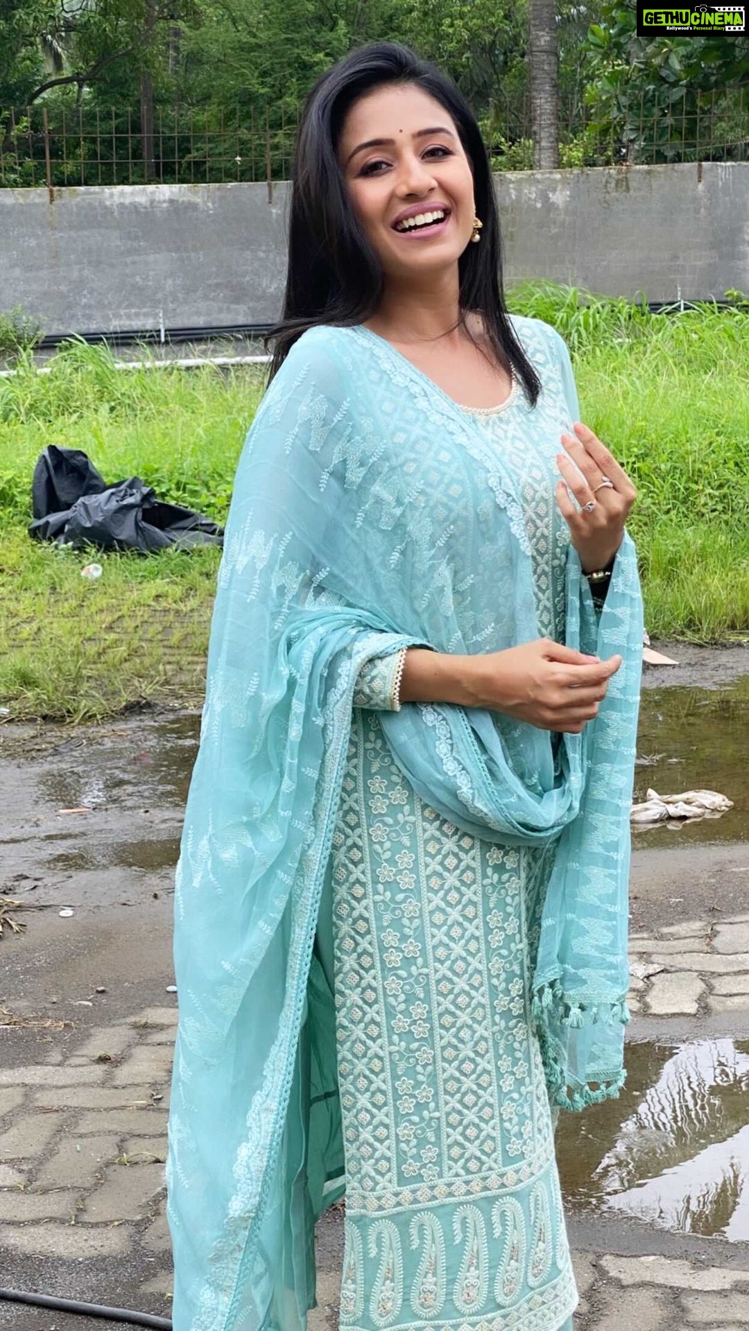 Paridhi Sharma Instagram - Inn Aankhon ki masti ke.... #beautifulsong #fullofexpressions #justtried #rekha❤️#aadhayein #paridhisharma #actress