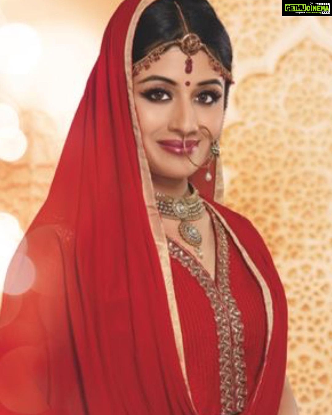 Paridhi Sharma Instagram - Beauty is of no use, if it doesn't reflect your character and humanity... #bebeautifulfromwithin #soulmatters #intellect #humanity #thoughts #indianness #proudindian #ilovemyindia #paridhisharma #actress