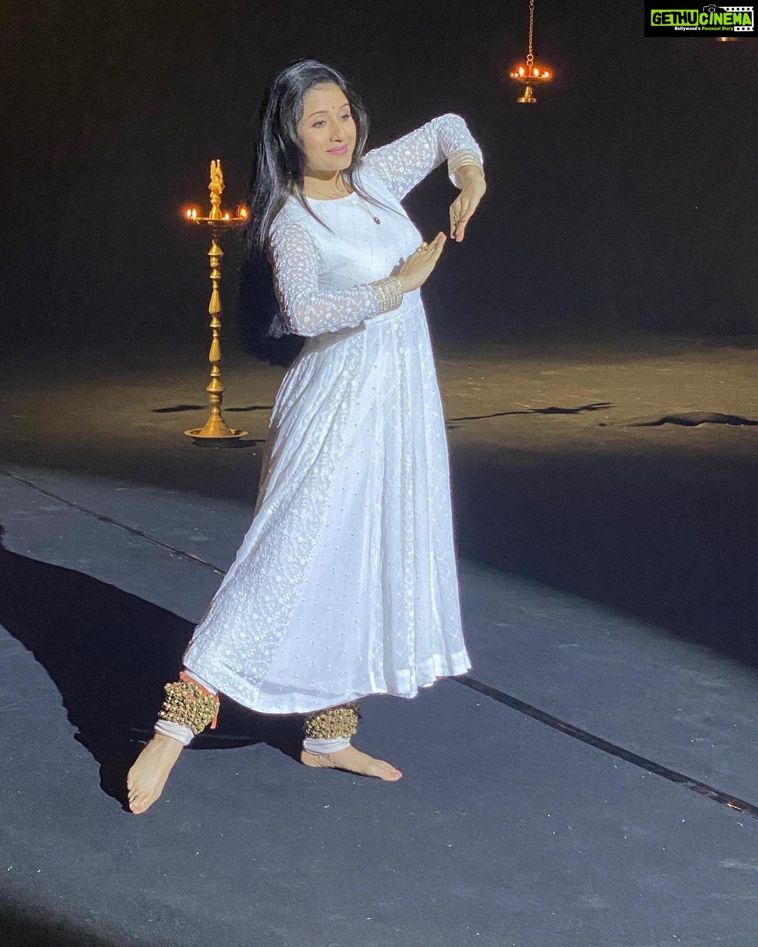Paridhi Sharma Instagram - Finally the day has arrived 😊 Bestow your love and blessings to our new show #ckmdk @starplus Launching today @6Pm , 6 th Sep @starplus and disney + hotstar. @janetscastinghubllp