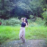 Paridhi Sharma Instagram - The earth has music for those who listen.. #nature #inthewoods #mudrayein #heartsmile #lonavaladiaries #trip #sisterhood #journey #paridhisharma #actress Pic Credit @swapnils1402