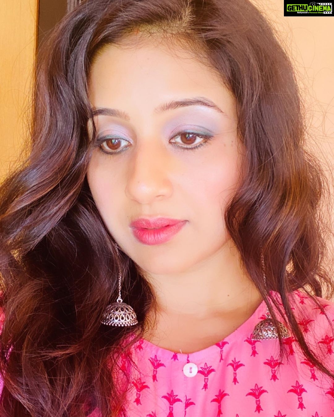Paridhi Sharma Instagram - Doubt kills more dreams than failure ever will. #thoughtoftheday #happysunday #think #pink #instapic #holiday #selfie #terebina #newsong #youtubechannel
