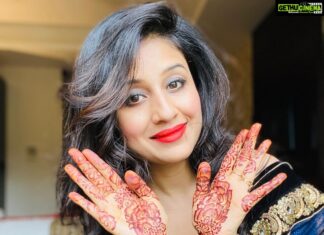 Paridhi Sharma Instagram - Mehendi❤️ #shadiseason #cousin #familytime #indore