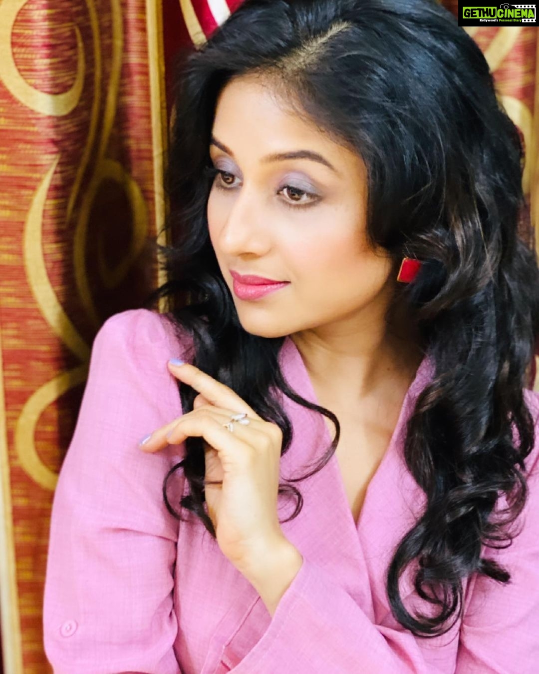 Paridhi Sharma Instagram - Self Made ❤️ #instapic #rightattitude #stylewithgrace Pic credit @vatsalsaksena