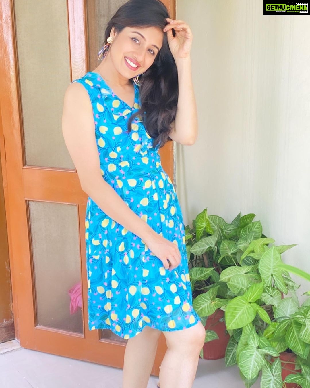 Paridhi Sharma Instagram - A happy soul is the best shield for a cruel world. #sundaymotivation #blue #smile #soul #thoughts #justaclick #paridhisharma