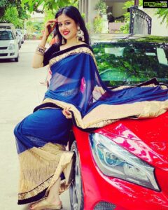 Paridhi Sharma Instagram - Love for Sari ❤️
#sari #indian #loveforsari #traditional #bluered #india #instapic 
Pic Credit @vatsalsaksena