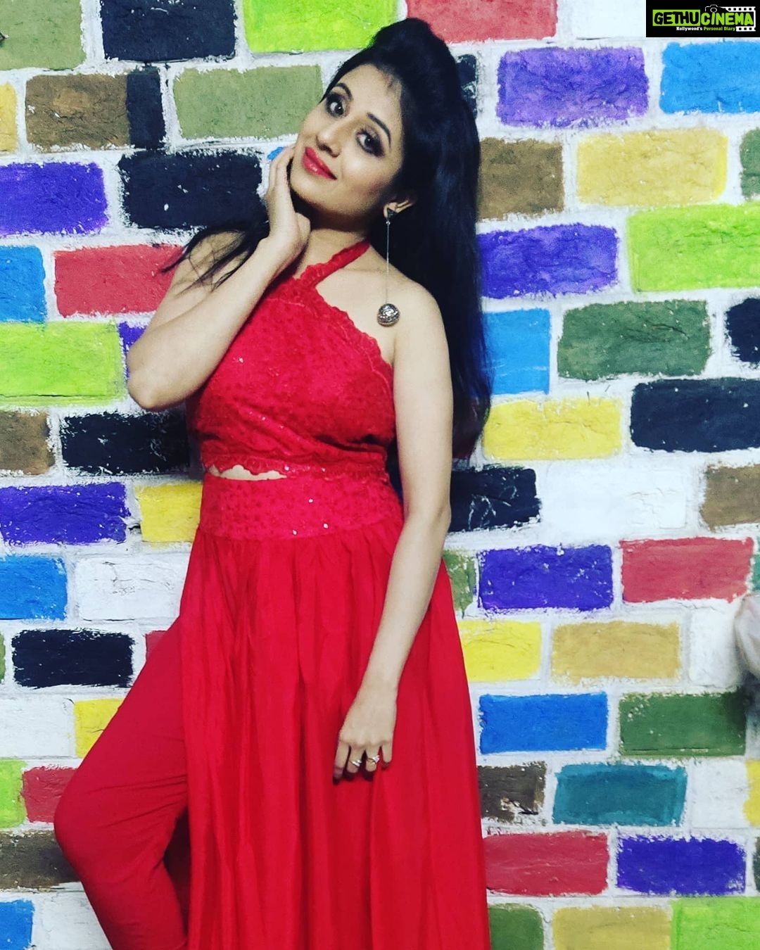 Paridhi Sharma Instagram - In order to write about life first you must live it. #goodtimes #lifethoughts #red #instapic #believe