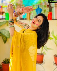 Paridhi Sharma Instagram - बुरा ना मानो होली है 🥳😄
#होली #colours #holifestival #rangokataiyohar #spreadhapiness #paridhisharma 
Pic credit @vatsalsaksena