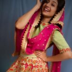 Paridhi Sharma Instagram - मैंने बादल से कभी, ये कहानी थी सुनी, पर्वतों की एक नदी, मिलने सागर से चली झूमती घूमती, हो, नाचती डोलती खो गयी अपने सागर में जाके नदी !! #dilnekaha #instapic #indianlook #ethnicwear #connectwithpari #paridhisharma Outfit @mayatrijaiswar @mayatrijaiswar16.mj