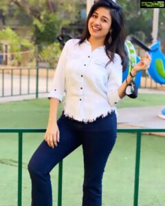 Paridhi Sharma Instagram - If we have the attitude that it’s going to be a great day it usually is.
#sundayvibes #nature #posing #learning #casualwear #beautyinmind #familytime #connectwithpari #paridhisharma #actress
Piccredit @tanmaisaksena