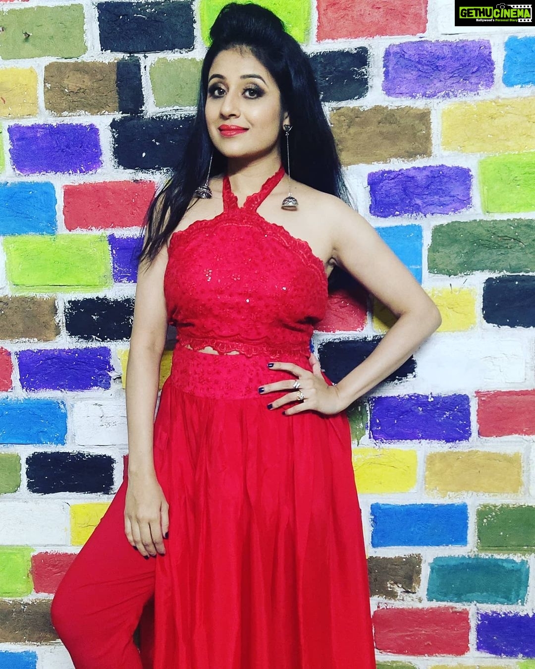 Paridhi Sharma Instagram - In order to write about life first you must live it. #goodtimes #lifethoughts #red #instapic #believe