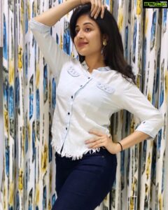 Paridhi Sharma Instagram - If we have the attitude that it’s going to be a great day it usually is.
#sundayvibes #nature #posing #learning #casualwear #beautyinmind #familytime #connectwithpari #paridhisharma #actress
Piccredit @tanmaisaksena