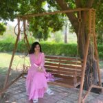 Paridhi Sharma Instagram - Sit in the calmness of nature❤️ #morningvibes #naturelover #gogreen #tree #treelove #topovan #actress #paridhisharma #connectwithpari #instapicoftheday Outfit❤️ @mayatrijaiswar @mayatrijaiswar16.mj
