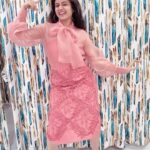 Paridhi Sharma Instagram - Gela Gela😀 #dancereels #fundance #feelit #instareels #reelitfeelit #video #trending #viral #tumpehlibaarmeindeewanakargaye❤️ #actress #paridhisharma ❤️outfit @mayatrijaiswar