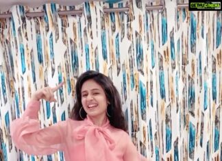 Paridhi Sharma Instagram - Gela Gela😀 #dancereels #fundance #feelit #instareels #reelitfeelit #video #trending #viral #tumpehlibaarmeindeewanakargaye❤️ #actress #paridhisharma ❤️outfit @mayatrijaiswar
