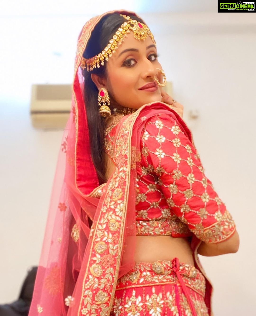 Paridhi Sharma Instagram - Don't turn back to look for mistakes and regrets. Each moment of life is precious, so count your happiness and only turn back to relish beautiful memories. #jodhalook #bigmagicpromo #happymoments #paridhisharma #actress