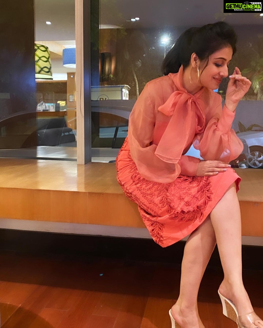 Paridhi Sharma Instagram - Focus on being productive instead of busy. Good Morning 😊 #morningvibes #instapic #celebratelife #happysunday ❤️Outfit @mayatrijaiswar @mayatrijaiswar16.mj