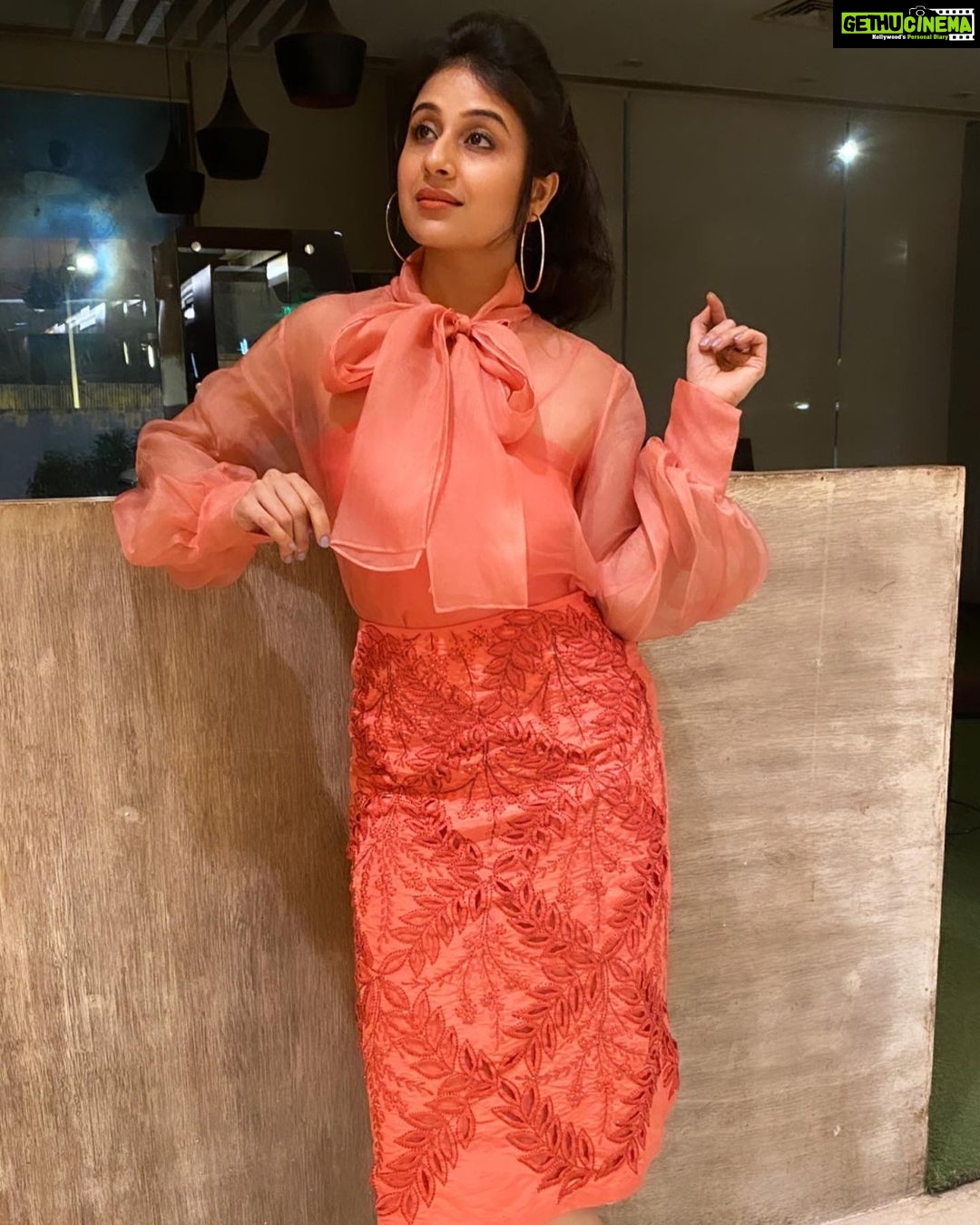 Paridhi Sharma Instagram - Today’s accomplishments were yesterday’s impossibilities. Good Morning 😊 ❤️Dress Designer : @mayatrijaiswar @mayatrijaiswar16.mj Pic Credit @tanmaisaksena #mynewlook #instapic #carryit #looks #paridhisharma #connectwithpari