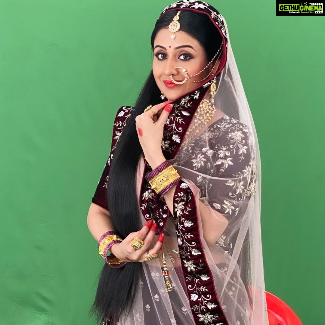 Paridhi Sharma Instagram - Looking beautiful is one thing, but carrying the character is a real task 😌 Jodha❤️ #jodha #jodhaakbar #paridhisharma #actress #indiantelivision #promoshoot @bigmagictv