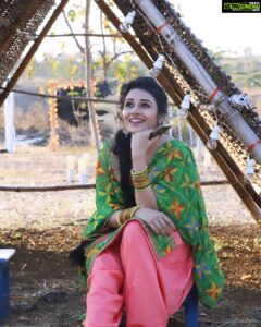 Paridhi Sharma Instagram - Happy Gur Purab 😊
And thanks for all your love and support for my new Punjabi Song.
Link in Bio ( The song is streaming on my YouTube channel)
#gurpurab #TuHeeMeraBabuShonaHai #punjabisong #bhangra #paridhisharma #actress #connectwithpari