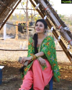 Paridhi Sharma Instagram - Happy Gur Purab 😊
And thanks for all your love and support for my new Punjabi Song.
Link in Bio ( The song is streaming on my YouTube channel)
#gurpurab #TuHeeMeraBabuShonaHai #punjabisong #bhangra #paridhisharma #actress #connectwithpari