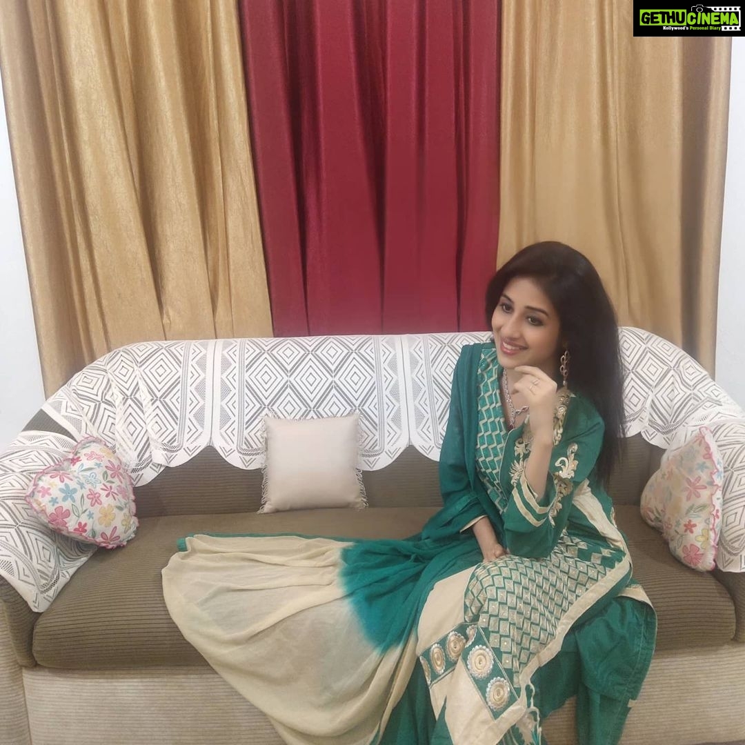 Paridhi Sharma Instagram - Be silly. Be fun. Be different. Be crazy. Be you, because life is too short to be anything but happy. #life #thought #living #beyou #crazy #happy #paridhisharma #connectwithpari