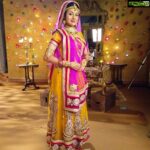Paridhi Sharma Instagram - Today is the day to celebrate diversity of our beautiful nation "India" Indeed wishing you all a very Happy Makar Sankranti(Uttarayan), Happy Pongal, Happy Bihu & happy Lohri😊 त्योहार अनेक, देश एक!! भारत 🙏 #happymakarsankranti #happypongal #happybihu #happyuttrayan #happylohri #celebrate #harvest #india #onecountry #region #festivities #jodha #paridhisharma #actress #Indiantelevision #zeetv #bigmagic @zeetv @bigmagictv @balajitelefilmslimited