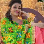 Paridhi Sharma Instagram - Happy Lohri!!! On the occasion of this vibrant festival, I hope that you connect with your family, friends and relatives to have the most memorable and awesome celebrations on Lohri. And to add more flavour to Lohri festival, tune in to my brand new Punjabi Song !! (Link in Bio) #TuHeeMeraBabuShonaHai #newpunjabisong #lohri #lohricelebration #harwestseason #paridhisharma #connectwithpari @infinitesoulpdl