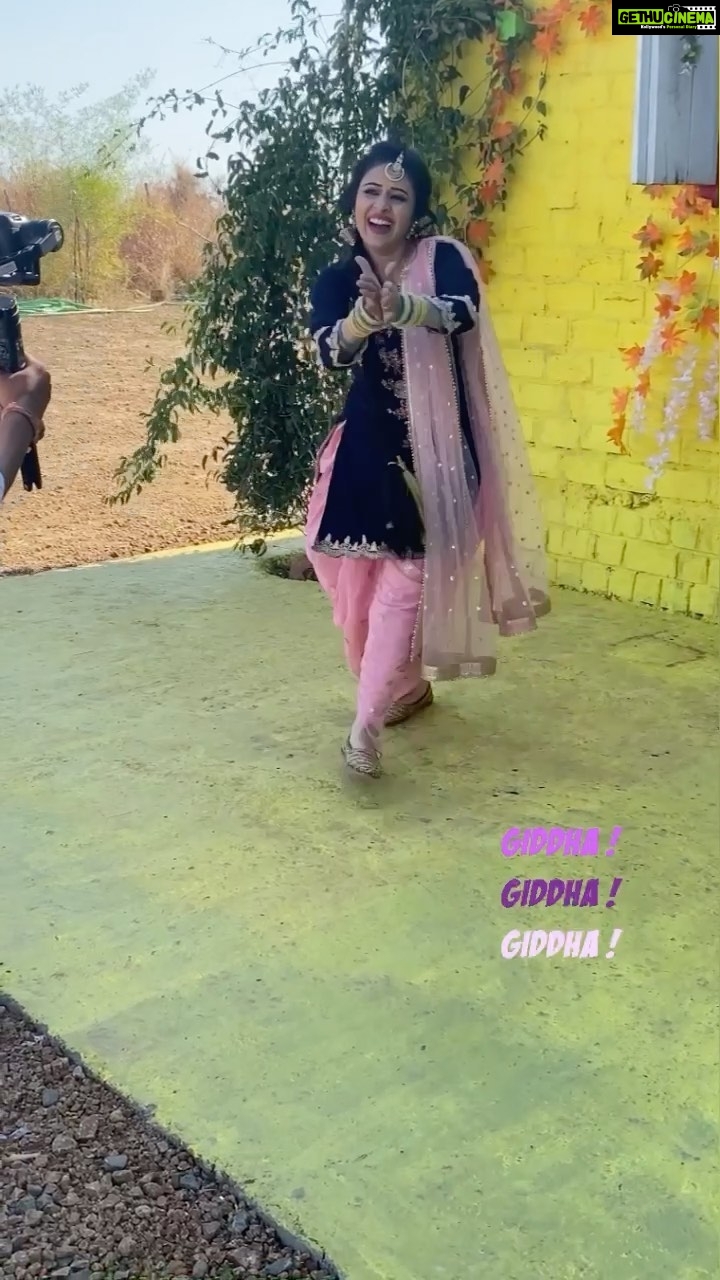 Paridhi Sharma Instagram - Making of #BabuShona #newsong #paridhisharma #reel #punjabi #youtubechannel