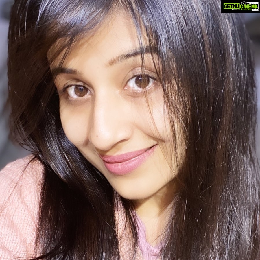 Paridhi Sharma Instagram - To stay fresh, constantly, experiment!!!! #hairdo #experiment #firsttime #highlights #somethingdifferent