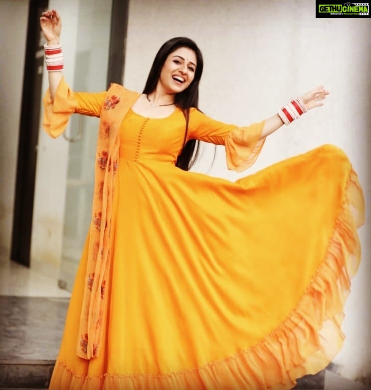 Paridhi Sharma Instagram - Until you spread your wings, you'll have no idea How Far You Can Fly. #wings #dreams #positivethoughts #orange #happinessisachoice #patialababes #throwback #picsart