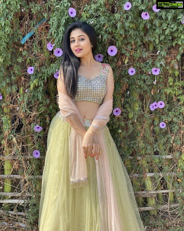 Paridhi Sharma Instagram - Don't let anyone ever dull your sparkle😊 Thanks for such an overwhelming response for #piyabaware Coming Soon with a refreshing New Video on #youtubechannel Link in Bio of my Insta #mahiya #dua #newvideo #dancevideo #soothing #fresh #originalsong #mintgreen #capturecity #indore #actress #paridhi sharma #soultouching #music Dress designed by @jennysboutique__ #nehasharma #indorecity Shootinglocation @capturecity_indore