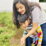 Paridhi Sharma Instagram - Magical nature!! Colourful nature!! Red chillies in green garden!! #embracenature #beapartofit #breathdeeply #feelit #walkonmud #touchthenature #naturelover #teachfuturegenerations #dancewithnature #paridhisharma