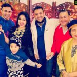 Paridhi Sharma Instagram - Let's welcome new year with smiles, laughter and hope!!!! #family #newyear2021 #celebrate #togetherness #byebye2020 #let'slearn #andgrow #live #life #precious #familytime #happiness #patipatni #maabeta #saassasur #devar #indianfamily #strength #celebration #paridhisharma #jodha #identity #actress #tv