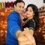 Paridhi Sharma Instagram - Let's welcome new year with smiles, laughter and hope!!!! #family #newyear2021 #celebrate #togetherness #byebye2020 #let'slearn #andgrow #live #life #precious #familytime #happiness #patipatni #maabeta #saassasur #devar #indianfamily #strength #celebration #paridhisharma #jodha #identity #actress #tv