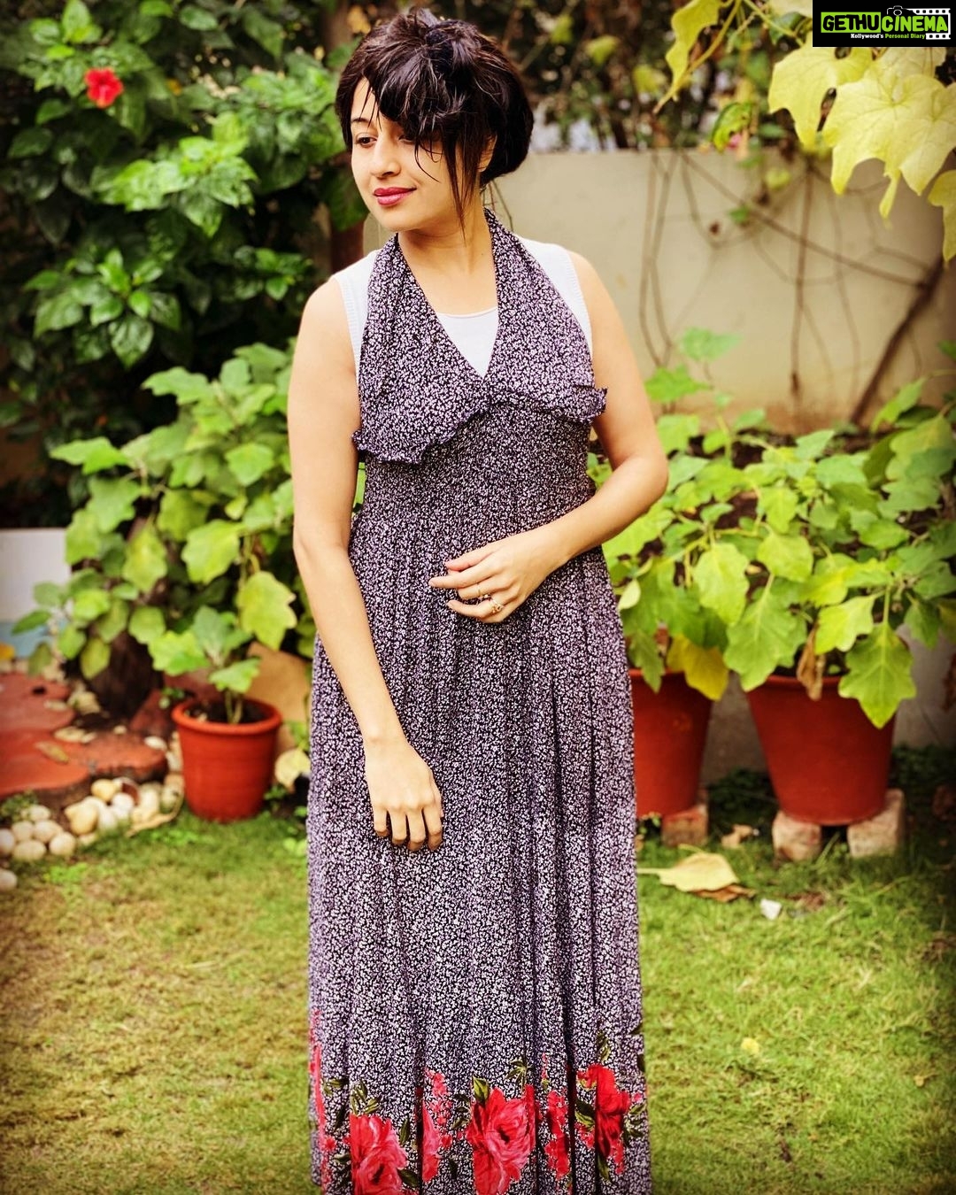 Paridhi Sharma Instagram - Fashion can be bought. Style one must possess. #funlook #styling #paridhisharma #indianactress #posemood #different #experiment #happymood #instapicoftheday piccredit @tanmaisaksena