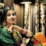 Paridhi Sharma Instagram - Thoda sa hasake,thoda sa rulake, Pal ye bhi janewala hain..... #gulzar #shayari #duasong #hindisong #pics #thoughts #livethemoment #indianbeauty #chhudiya #lelihanacreations #sparkmusicproductions #originals #youtubechannel
