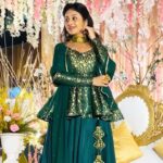 Paridhi Sharma Instagram - Mera naam Ishq❤️ #weddingseason #traditionalattire #lehenga #mudrayein #shadi #familyfunction #paridhisharma Dress designer @mayatrijaiswar @mayatrijaiswar16.mj
