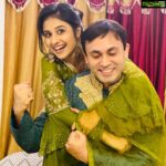 Paridhi Sharma Instagram - दीपावली की शुभ कामनाए🙏💐 Let lit the diya of hope and happiness. #happydiwali #celebrations #Indianfestival #togetherness #Love #spreadhapiness #positivity #hope #litthediya #ethnicwear #earring Pic Credit @vatsalsaksena @tanmaisaksena Dress Designer @jennysboutique__ #nehasharma