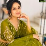 Paridhi Sharma Instagram - दीपावली की शुभ कामनाए🙏💐 Let lit the diya of hope and happiness. #happydiwali #celebrations #Indianfestival #togetherness #Love #spreadhapiness #positivity #hope #litthediya #ethnicwear #earring Pic Credit @vatsalsaksena @tanmaisaksena Dress Designer @jennysboutique__ #nehasharma