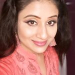 Paridhi Sharma Instagram - Everyone Smiles in the same language 😊 Happy Eid!!! #festiveseason #familytime #togetherness #sweets