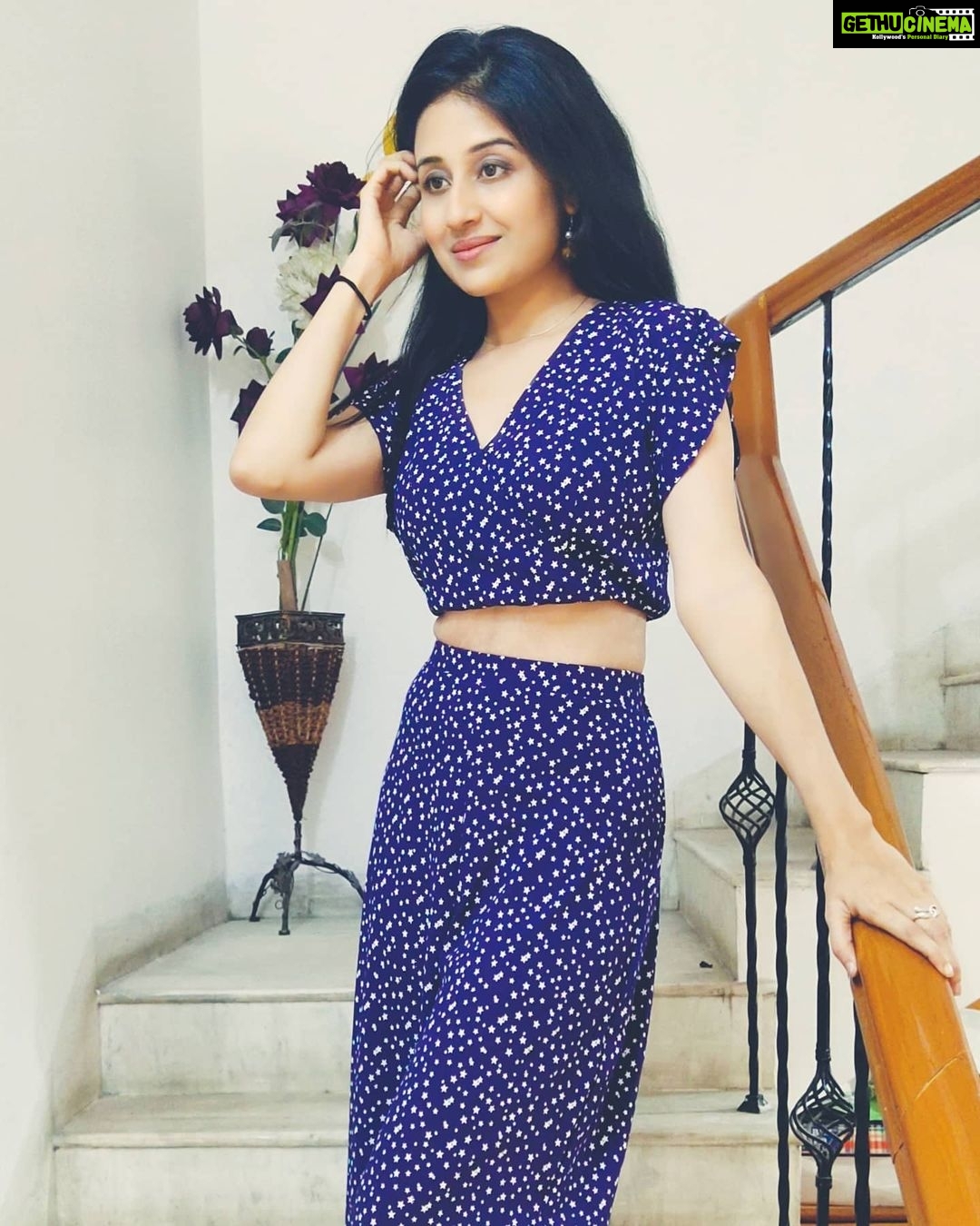 Paridhi Sharma Instagram - Don't be pushed around by the fears in your mind. Be led by the dreams in your heart. #challengingtimes #hope #positivity #prayers #newage #dreams